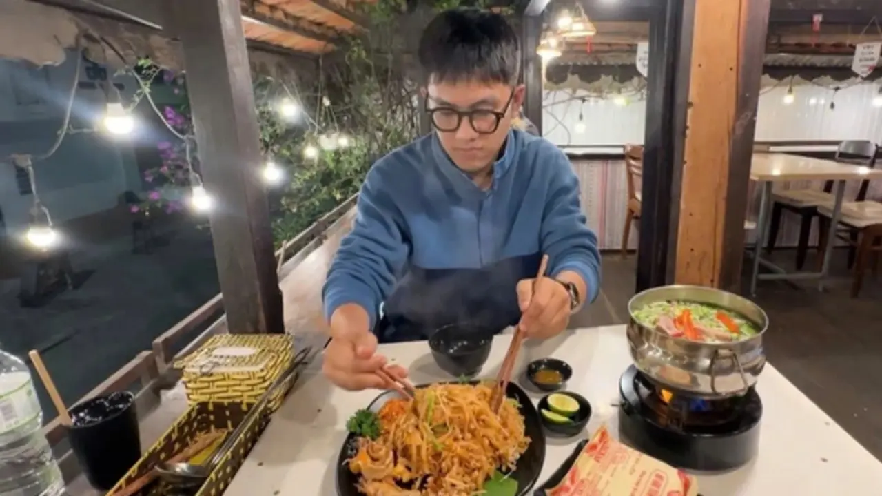 Ăn ngoài thời ‘khó tin’: Người trẻ đặt ‘luật’ để tự bảo vệ mình