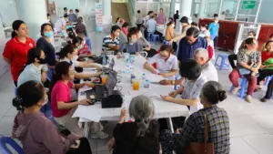 Bác sĩ TP HCM ra quân khám sức khỏe miễn phí toàn dân