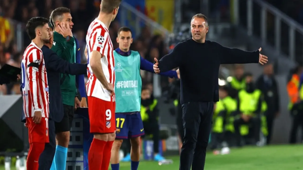 Barcelona ‘phơi áo’ đau đớn trên sân nhà, HLV Hansi Flick tố trọng tài và tổ VAR thiên vị