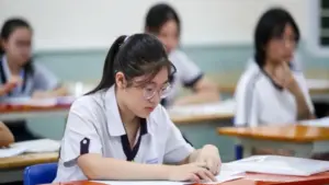 Chất lượng giáo dục địa phương sau sáp nhập nhìn từ đối sánh điểm thi tốt nghiệp THPT