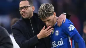 Chelsea 'gây sốc' khi sa thải HLV Rosenior sau 107 ngày, đền bù hơn 853 tỉ đồng