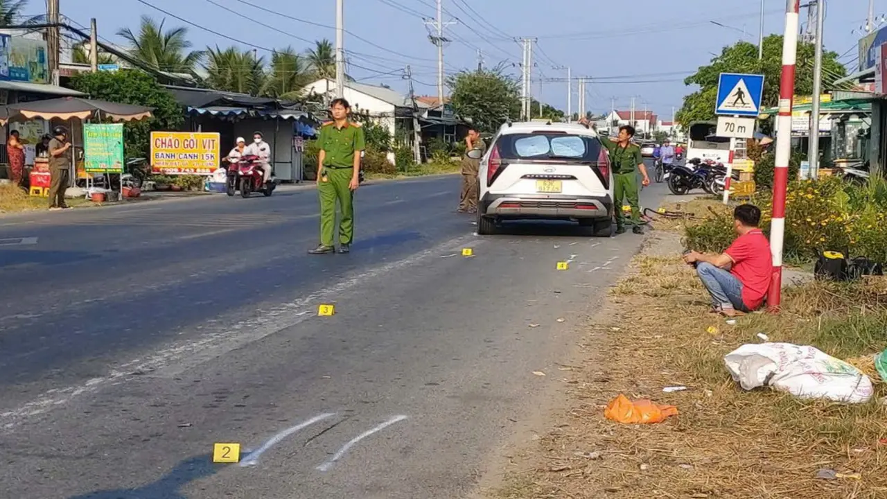 Có nên đạp xe tập thể dục trên quốc lộ?