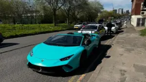 Cứ ngỡ đi siêu xe hàng chục tỉ đến đám cưới rất ngầu, tài xế nhận cái kết 'dở khóc dở cười'