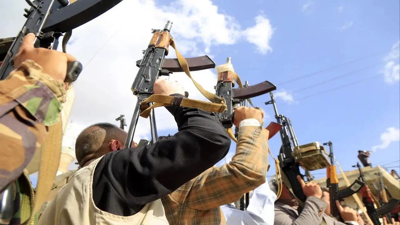 Đàm phán Mỹ - Iran lung lay, Houthi dọa phong tỏa tuyến xuất khẩu dầu còn lại của Saudi Arabia