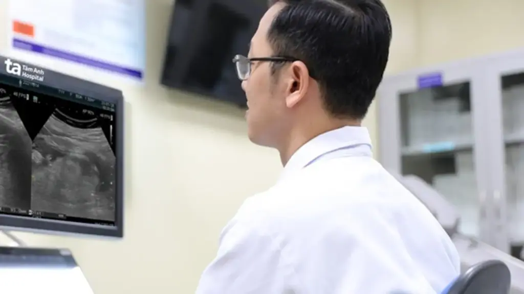 Đang tắm thì vỡ u thận, người phụ nữ rơi vào sốc mất máu nguy kịch