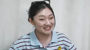 Diễn viên 'Miss Lee' làm thêm ở quán cà phê