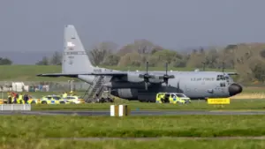 Đột nhập sân bay, chém hỏng vận tải cơ chục triệu USD của Mỹ