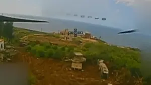 Drone Hezbollah tấn công loạt xe tăng tối tân của Israel