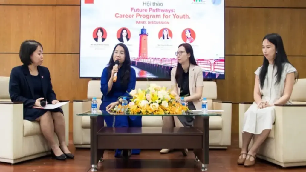 Đưa doanh nghiệp đến trường phổ thông để hướng nghiệp sớm cho học sinh