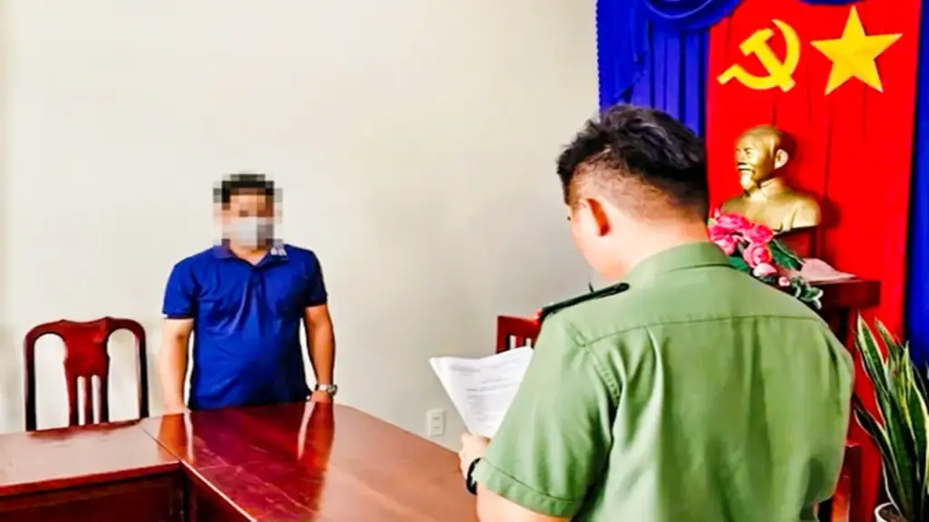 Dùng ảnh vợ cũ đăng tìm đối tác ‘giao lưu tình cảm’, người đàn ông bị phạt