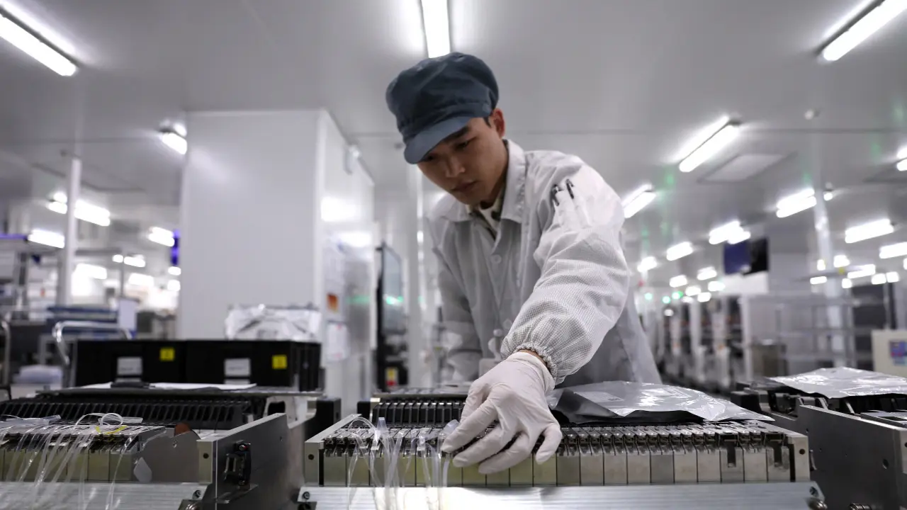 Giá hàng hóa xuất xưởng Trung Quốc tăng sau 3 năm