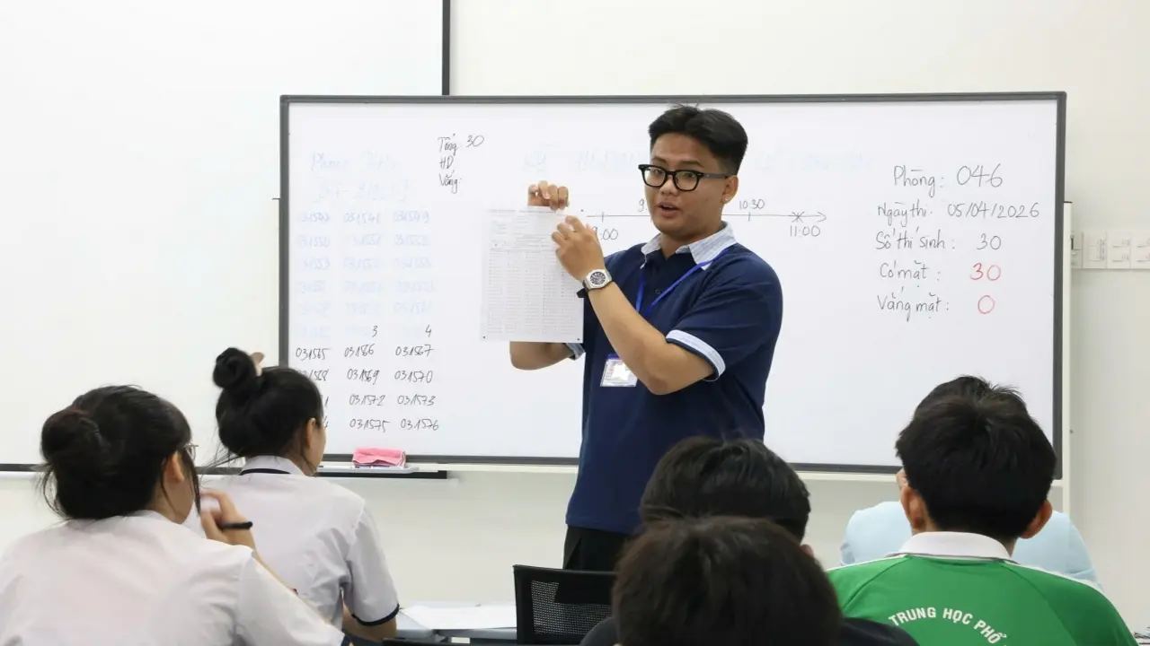 Hai học sinh khai gian tuổi để thi đánh giá năng lực