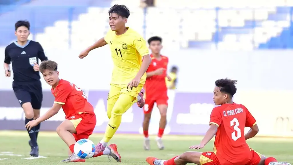 HLV U17 Malaysia: ‘Cầu thủ mạnh mẽ hơn sau khi thua Việt Nam 0-4’