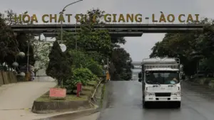 Hóa chất Đức Giang muốn miễn nhiệm chức vụ của ông Đào Hữu Huyền và con trai