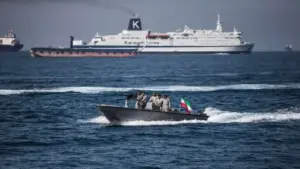 Iran thu khoản phí đầu tiên từ eo biển Hormuz, bất chấp phong tỏa của Mỹ