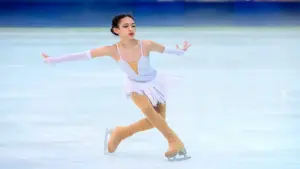 Kiện tướng trượt băng Linh Chi nhận thư trúng tuyển đại học Mỹ