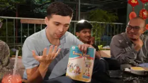 Lớp học 'nhập gia tùy tục' cho người nước ngoài ở Hà Nội