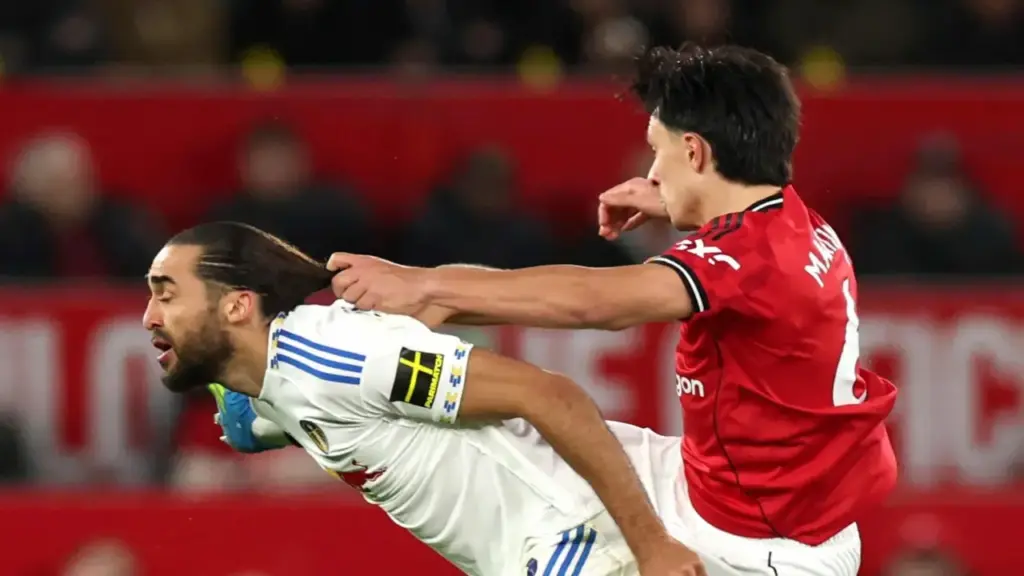 Man Utd thua sốc Leeds ngay tại Old Trafford