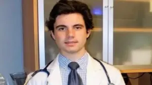 Nam sinh tử vong khi được 'khám từ xa', gia đình kiện bệnh viện