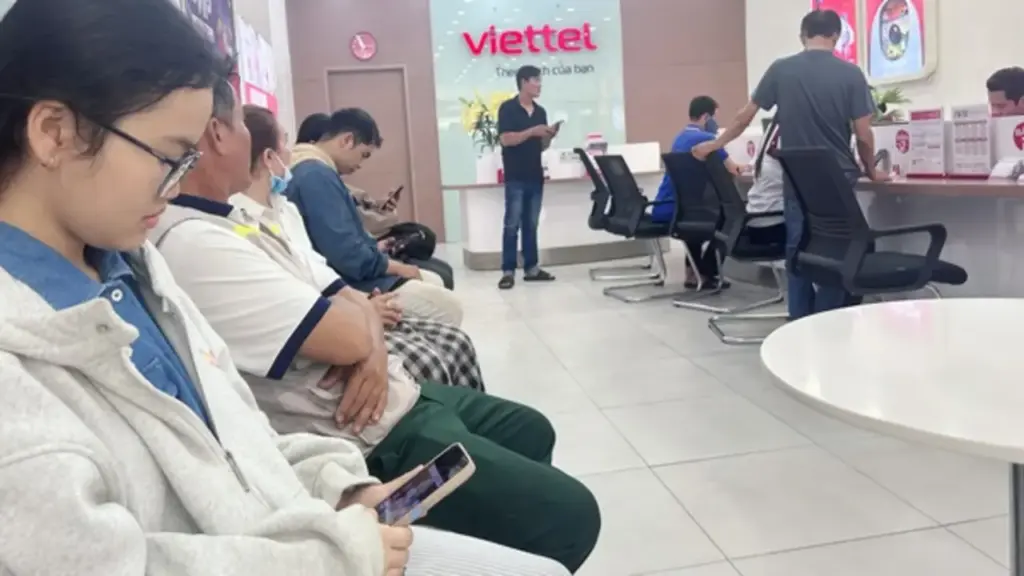Nghe tin SIM có thể bị khóa, nhiều người đổ xô làm điều này…