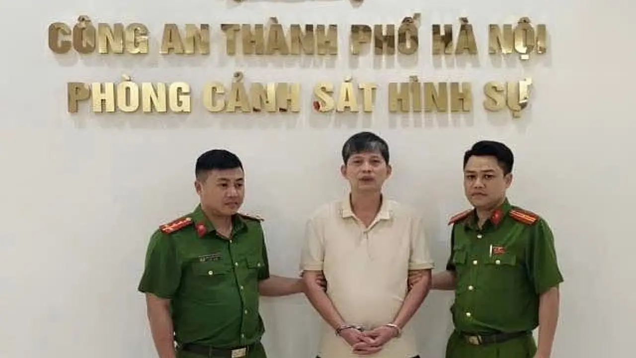 Người đỗ ôtô chắn barie vì tranh chấp ở chung cư bị bắt