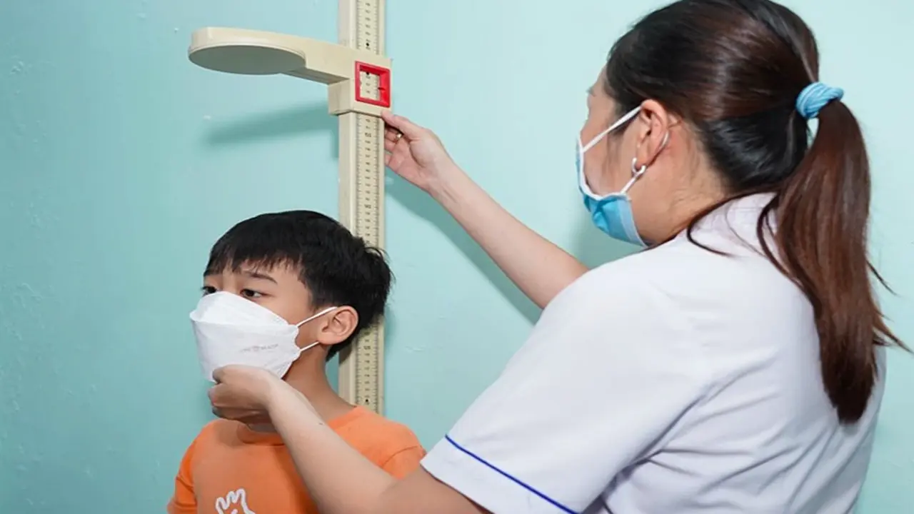 Nhiều trẻ Việt dậy thì sớm, ngừng phát triển chiều cao sớm
