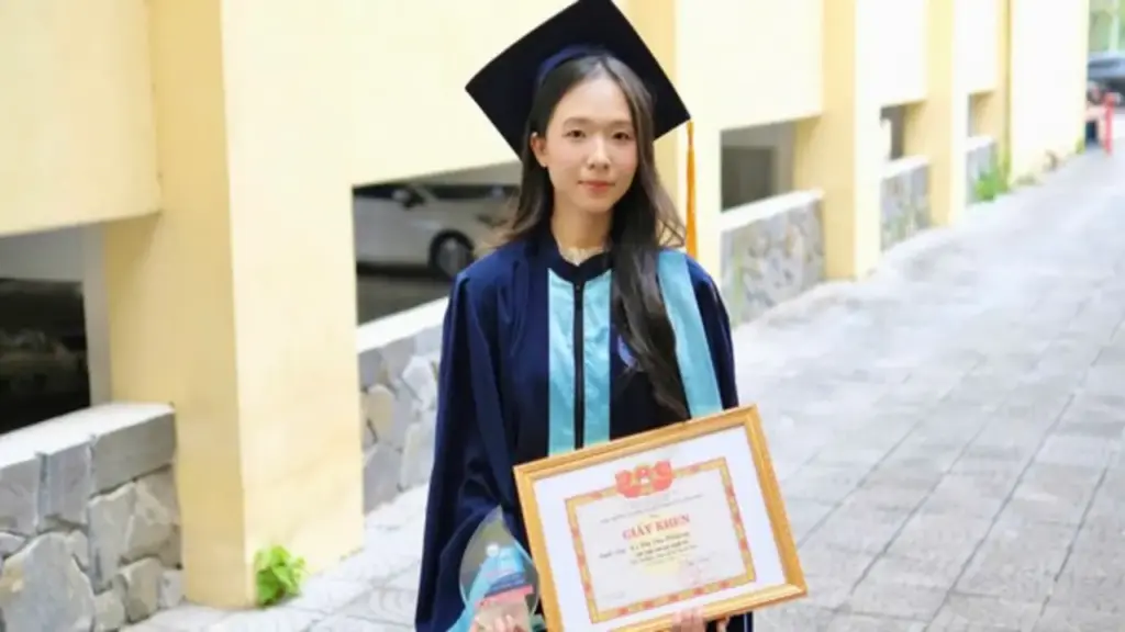 Nữ thủ khoa đầu ra GPA 3,98/4 được tuyển dụng trước ngày nhận bằng