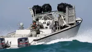 Ông Trump dọa 'tiêu diệt' xuồng Iran đến gần vùng phong tỏa ở Hormuz