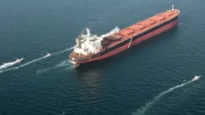 OPEC+ tiếp tục tăng sản xuất dầu