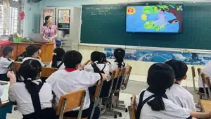 Phụ huynh băn khoăn tiết học công dân số liên kết, trường giải thích gì?