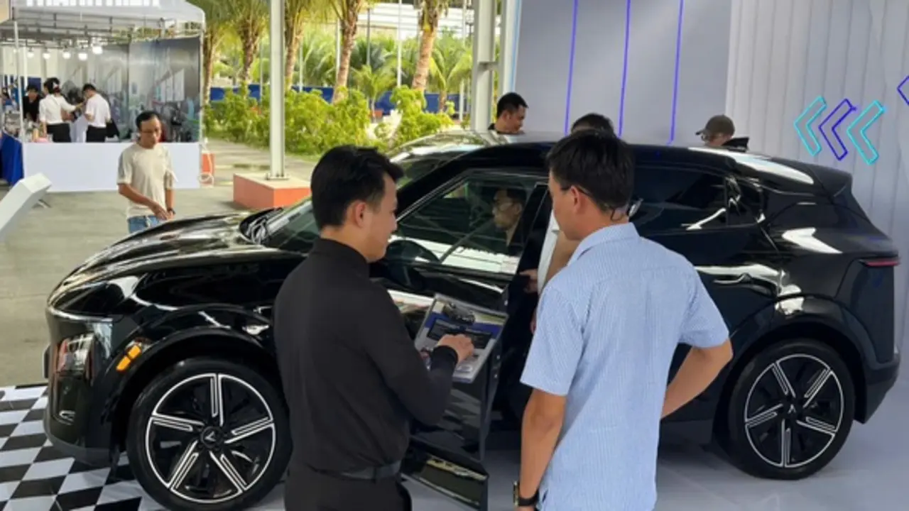 Sức mua ô tô hồi phục, người Việt ngày càng ưa chuộng xe điện, hybrid