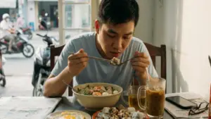 Tại sao ăn sáng quá no lại khiến bạn mệt mỏi và buồn ngủ hơn?