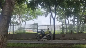 Tài xế công nghệ tắt app trốn cái nắng nóng gay gắt