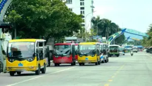 Tài xế xe điện bốn bánh ở Hải Tiến phải có bằng B2 trở lên