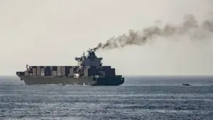 Tàu Iran có thể đang chở 'hàng lưỡng dụng' khi bị Mỹ bắt