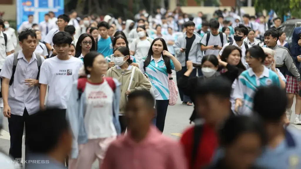 Thí sinh nói đề thi đánh giá năng lực 'khó gấp rưỡi'