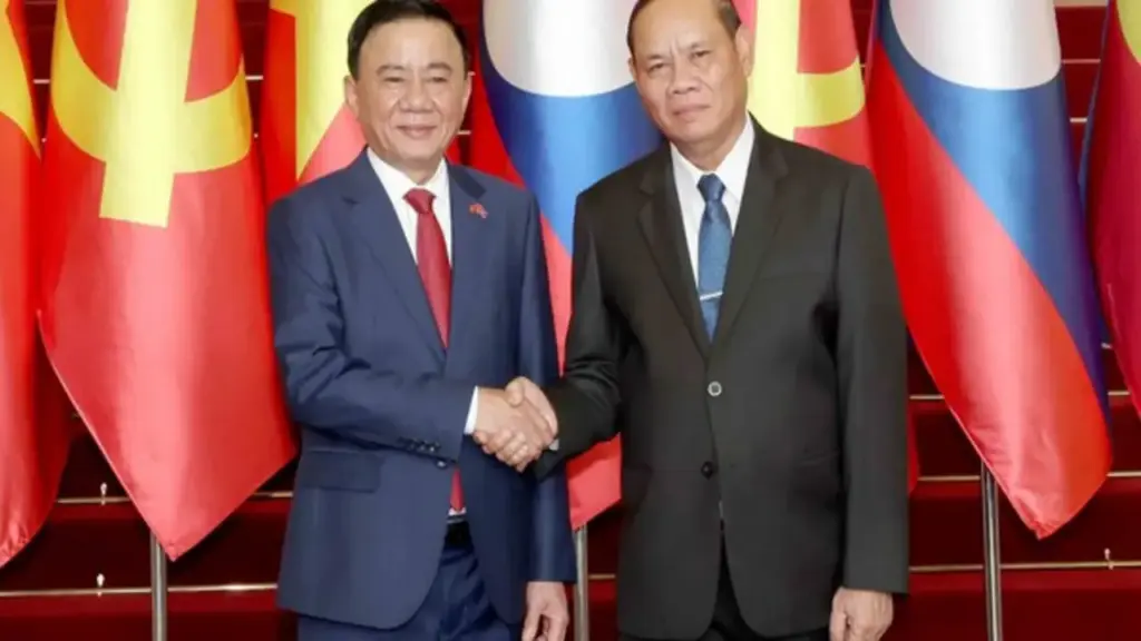 Thường trực Ban Bí thư Trần Cẩm Tú bắt đầu thăm chính thức Lào