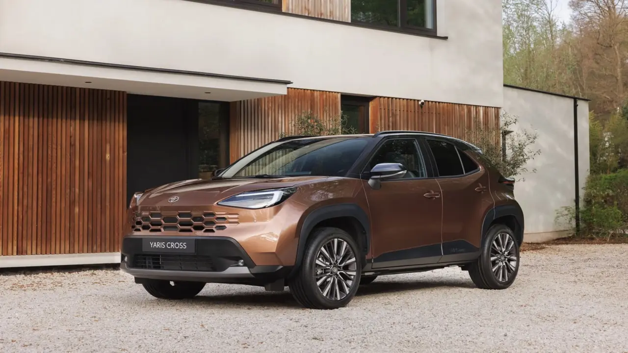 Toyota Yaris Cross 2026 ra mắt: Mặt tiền như Corolla Cross, thêm tính năng an toàn