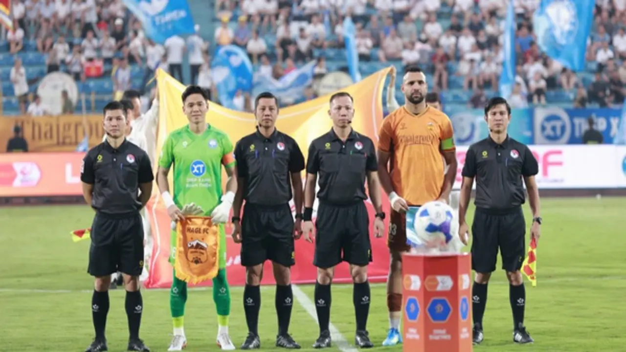 Trọng tài trận Nam Định thua HAGL mắc sai sót nghiêm trọng tình huống Xuân Son bị phạm lỗi: Chờ án kỷ luật