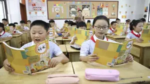 Trường học Trung Quốc lùi giờ vào lớp để học sinh ngủ thêm
