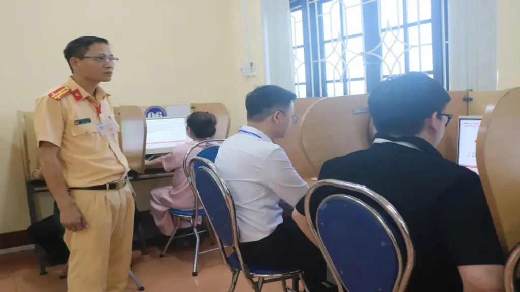 Từ tháng 5, học viên phải xem video tình huống tai nạn trước sát hạch