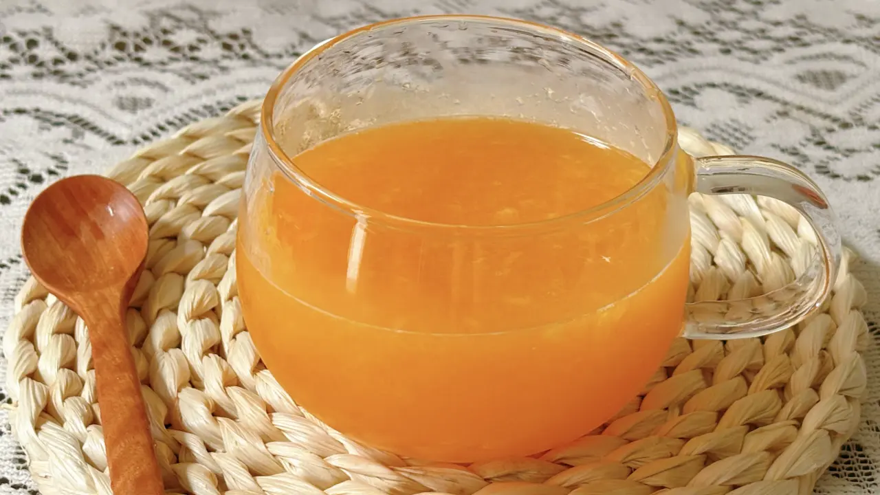 Uống nước cam hay ăn quả cam tốt hơn?