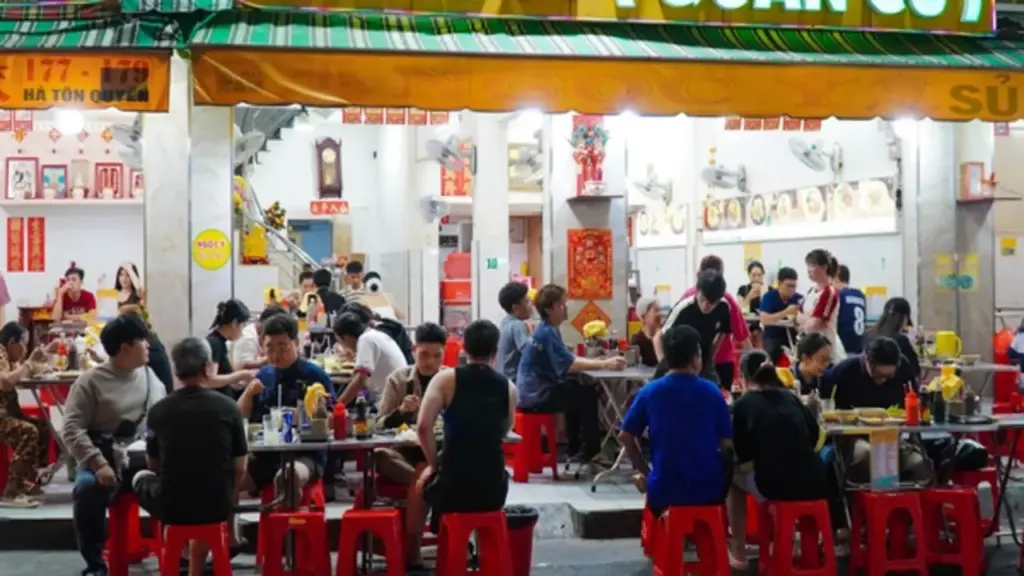 Vì sao vỉa hè hấp dẫn du khách?