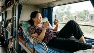 Xe giường nằm khốn khổ vì nữ khách gọi video suốt 3 tiếng đồng hồ